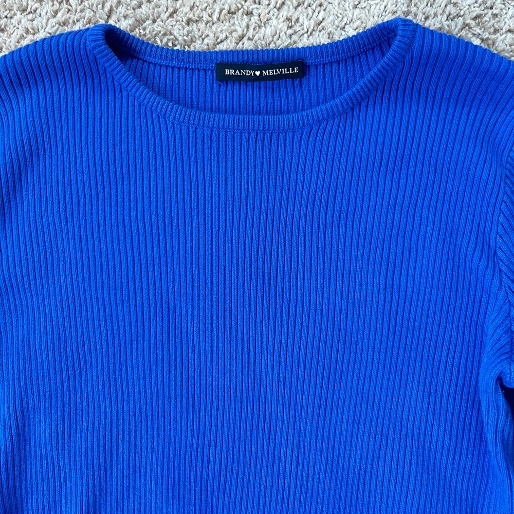 BRANDY MELVILLE SWEATER